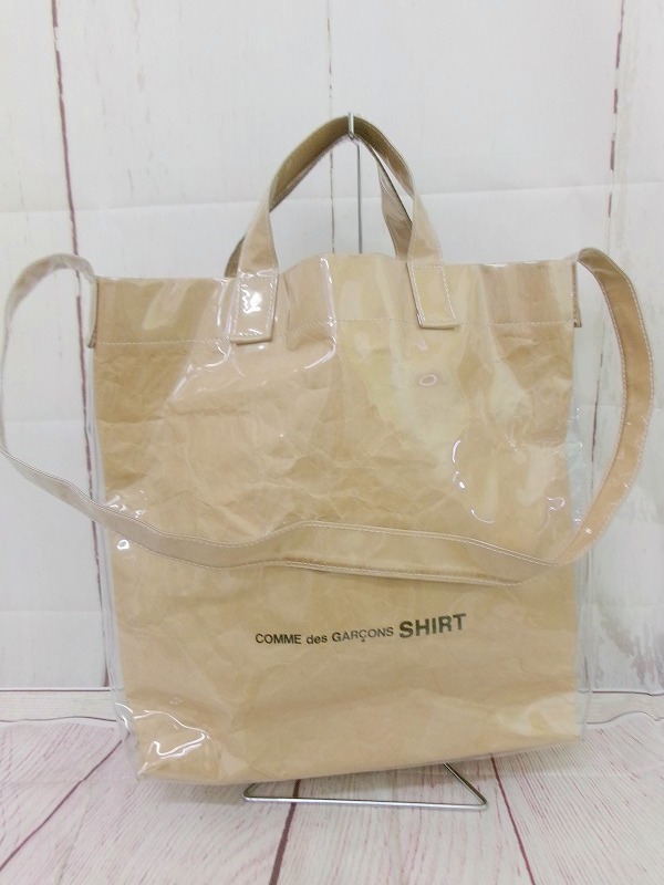 コムデギャルソン 大きめトートバック　紙袋　ビニール 新定番はコム デ ギャルソン？紙袋ビニルトートが人気